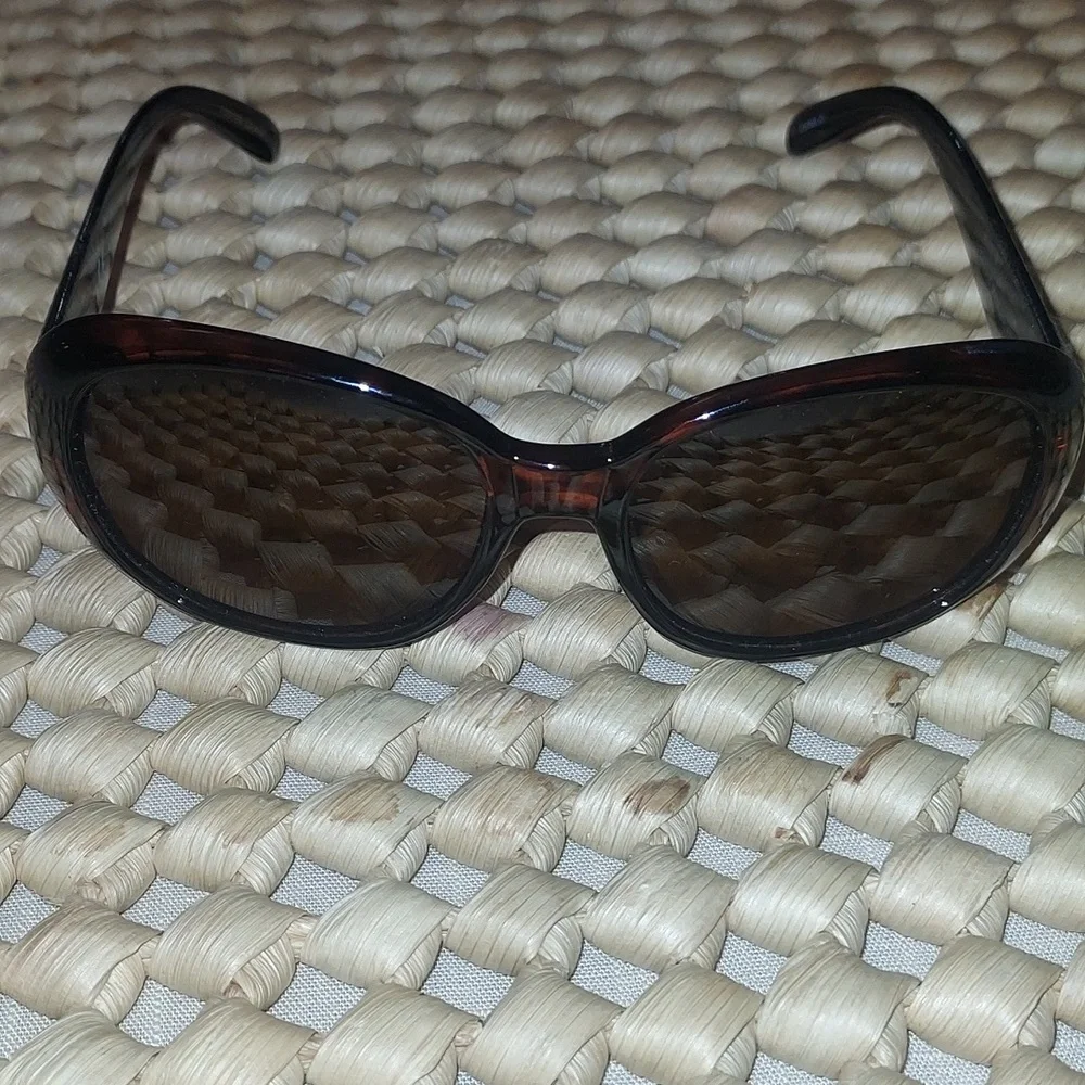 Foster Grant Maya Sunglasses - Picture 9 of 12